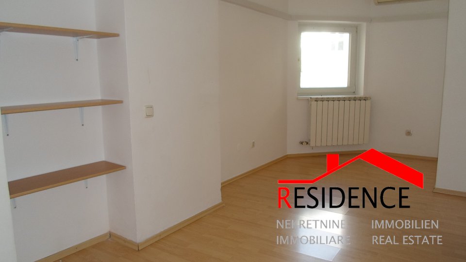 House, 583 m2, For Sale, Pula - Šijana