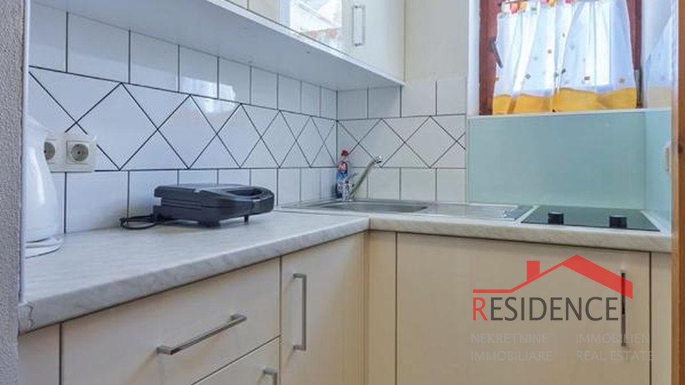 PJEŠČANA UVALA, SAMOSTOJEĆA KUĆA SA APARTMANIMA