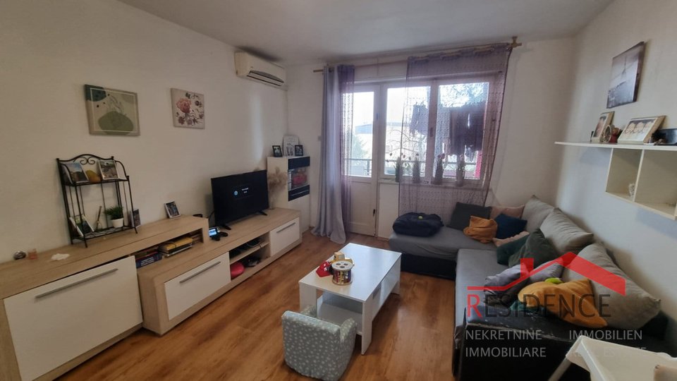 PULA- VIDIKOVAC, STAN NA PRVOM KATU