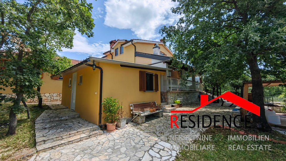 House, 405 m2, For Sale, Svetvinčenat
