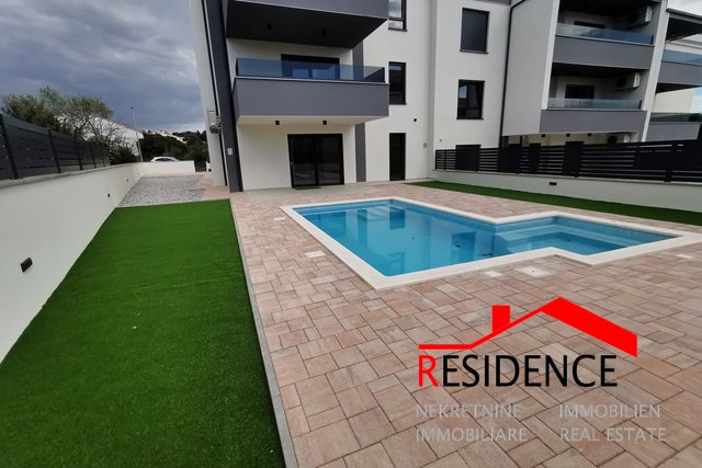 MEDULIN, GROUND FLOOR APARTMENT WITH SWIMMING POOL, GARDEN, NEW BUILDING
