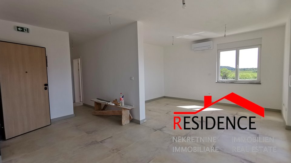 BANJOLE- VOLME, FIRST FLOOR APARTMENT, NEW BUILDING, SEA VIEW, GARAGE