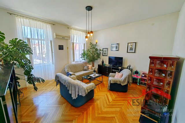 Pula, renovated apartment in the center.