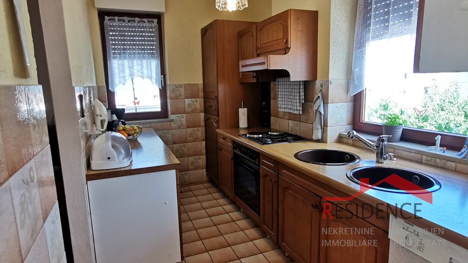 Pula, Detached house with two apartments, ideal for two families