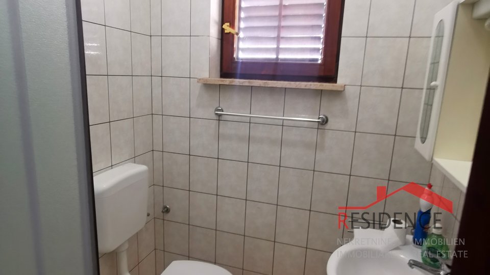 CASA A BANJOLE CON PISCINA, 6 APPARTAMENTI