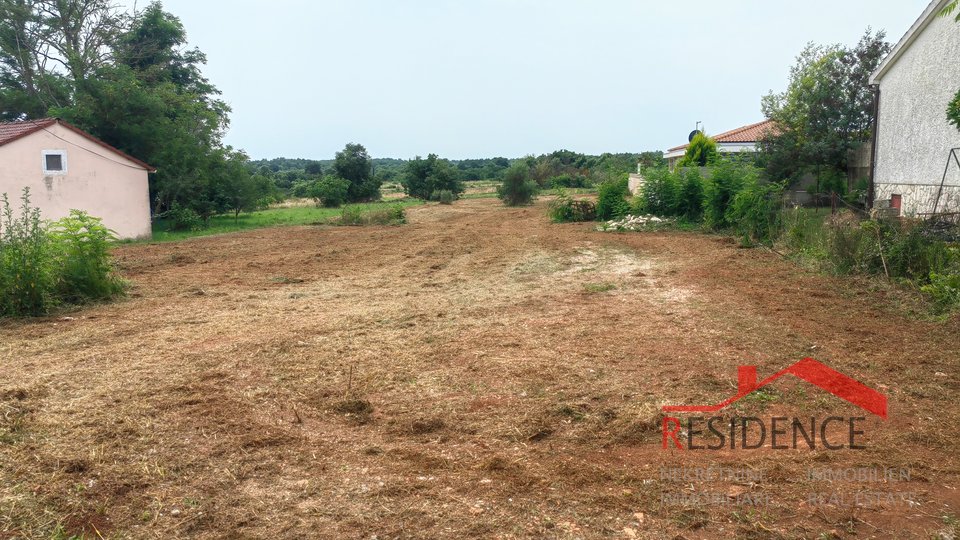 Land, 875 m2, For Sale, Marčana