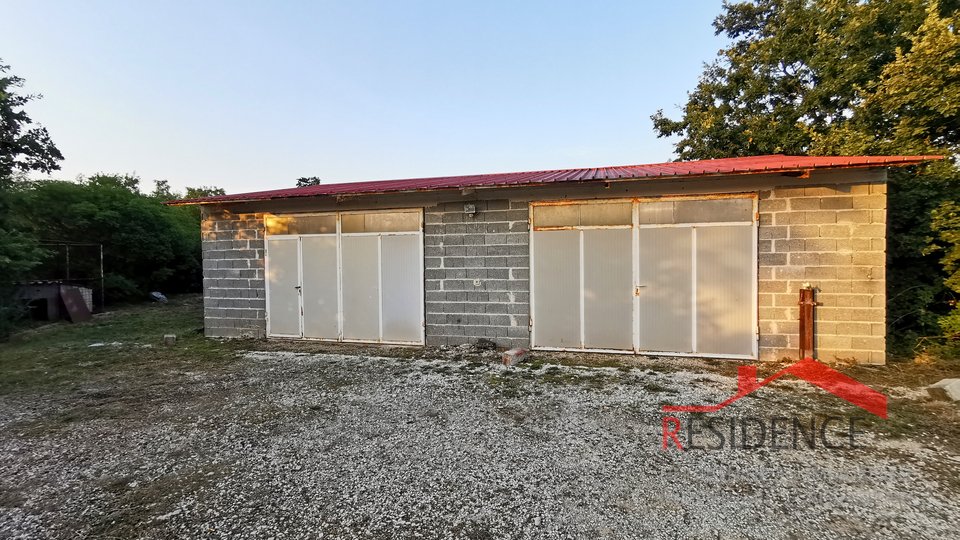 Marčana - Surroundings, one-story house with a large yard and garage