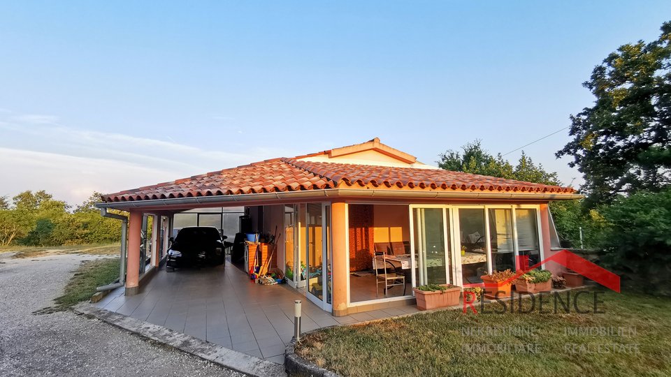 Marčana - Surroundings, one-story house with a large yard and garage