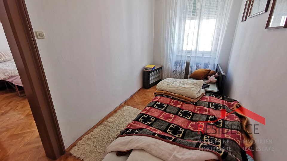 Pula, Center, apartment on the first floor, three bedrooms