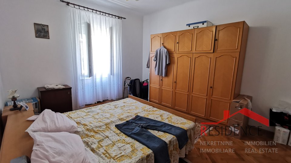 Pula, Center, apartment on the first floor, three bedrooms