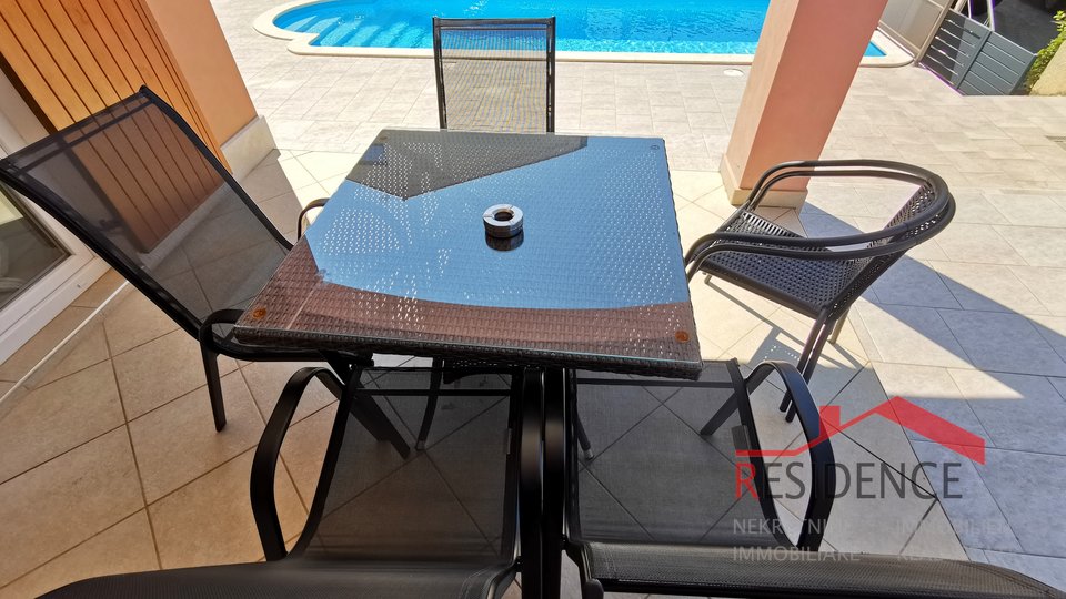 Banjole, ground floor apartment with swimming pool