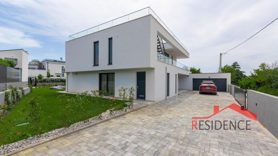 House, 350 m2, For Sale, Medulin - Banjole