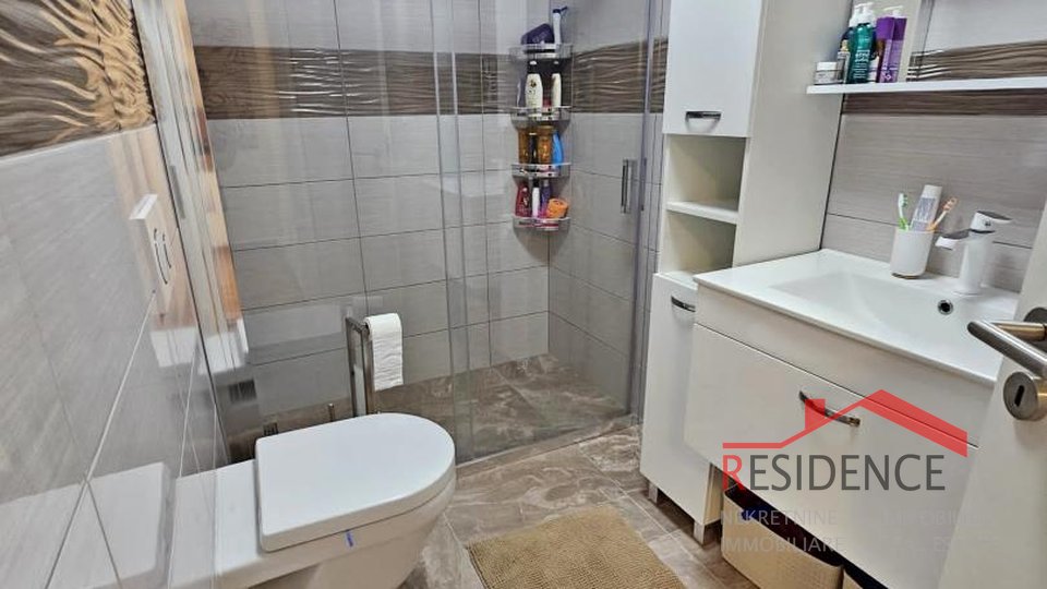 Vinkuran, apartma z 2 spalnicama, 200 metrov do morja