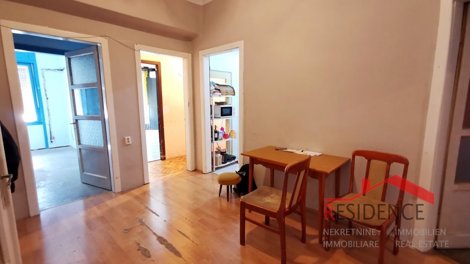 Pula, Center, apartment with 4 bedrooms, terrace