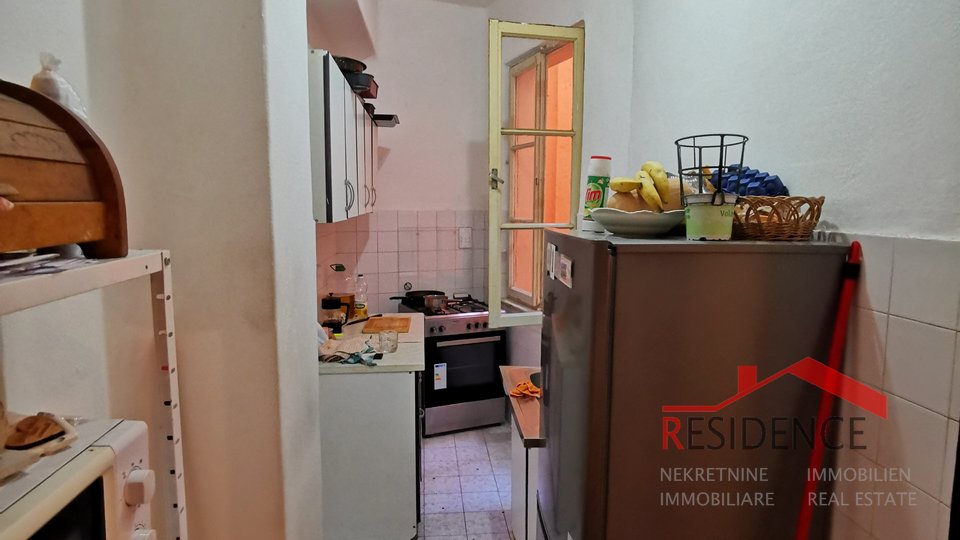 Pola, centro, appartamento con 4 camere da letto, terrazza