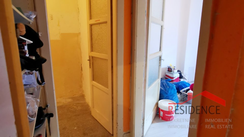 Pola, centro, appartamento con 4 camere da letto, terrazza