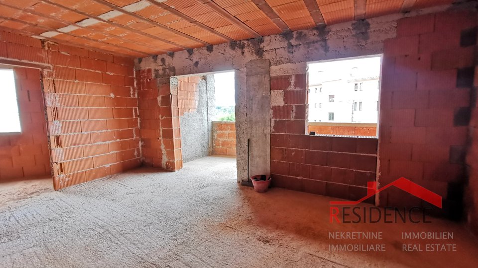 PULA-KAŠTANJER, WOHNUNG IM ERSTEN STOCK, NEUBAU