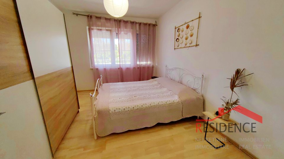 Pula, center, renovated apartment on the third floor