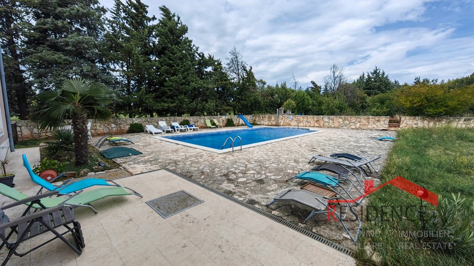 MEDULIN, GROUND FLOOR APARTMENT WITH SWIMMING POOL