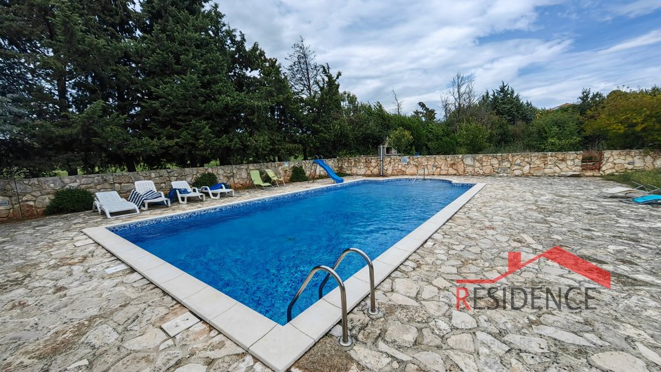 MEDULIN, GROUND FLOOR APARTMENT WITH SWIMMING POOL