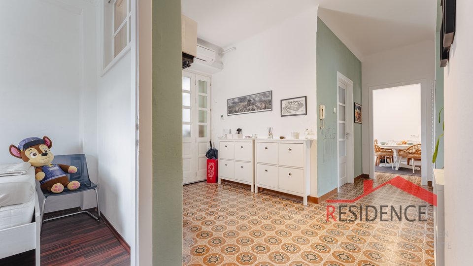 Pula, beautiful apartment in the city center