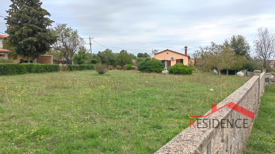 Land, 800 m2, For Sale, Marčana