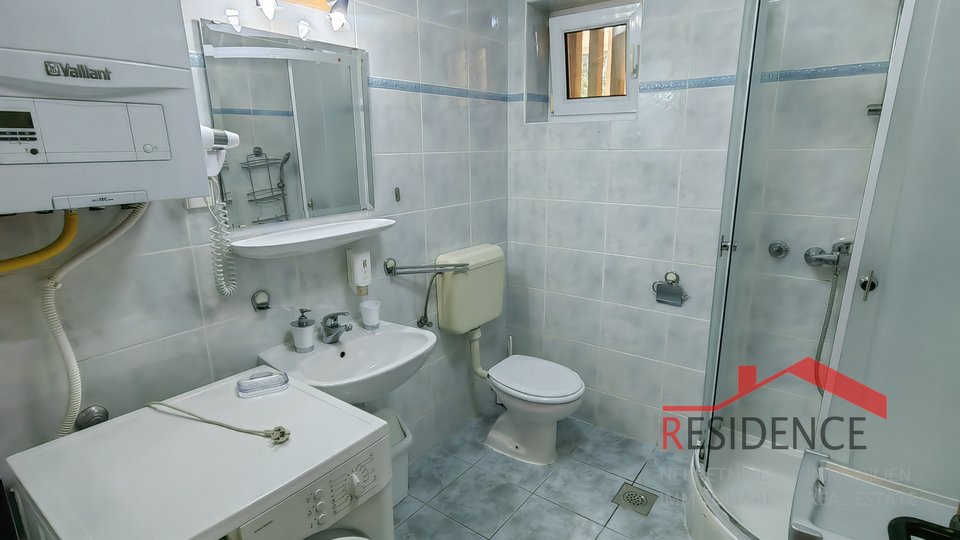 Pula-Verudela, trosoban apartman u visokom prizemlju