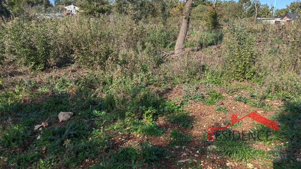 Peruški, građevinsko zemljište na odličnoj lokaciji