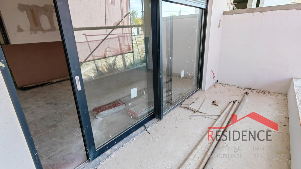 Valbandon, novi trosobni apartman u prizemlju